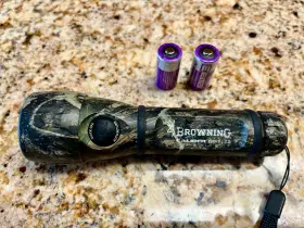 Browning 023614184782 6v Xenon 6 Leds-camouflage Stealth Hunting Flashlight-extra Batteries