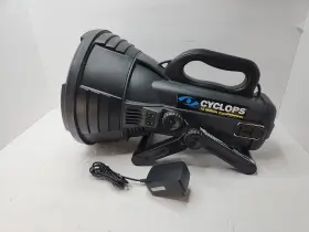 Cyclops C15mil 15 Million Candle Power Rechargeable Spotlight New Bulb And Battery