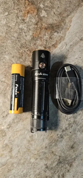 60ul75 Fenix Flashlight 942870307503 Lighting E28r Aluminum Black 1500lm