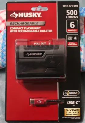 Husky 820909916482 Compact Flashlight With Rechargeable Holster - 500 Lumens