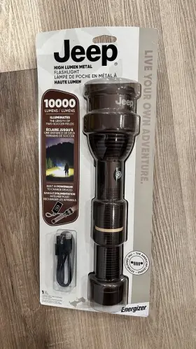 Jeep 189947 10000 Lumen Aluminum Led Flashlight Rechargeable Built-in Powerbank Brown