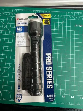 Jobsmart 1187435 New Pro Series Tac-600 Led Flashlight Water Resistant 770 Foot Beam