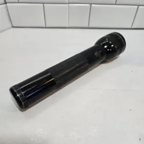 02036708853 Mag-lite Vintage 2 D Cell Black Flashlight 10 Inch Long Made In U.s.a