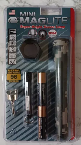 Mag-lite 106-000-907 Mini Maglite Camo 2-cell Aa Classic Flashlight Xenon And 2 Batteries Combo Pk
