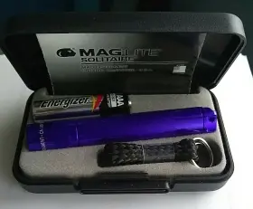 Mag-lite 120-000-825 Maglite Flashlight Incandescent Solitaire Aaa Purple K3a982 With Box And Battery