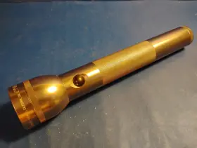 Mag-lite 746322 Original Maglite Silver 3 D-cell Metal Flashlight 12 Inch Inches Tested