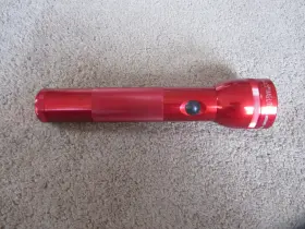 Mag-lite Dl200545652 Mag-lite Led Flashlight Red - Used In Great Condition Working
