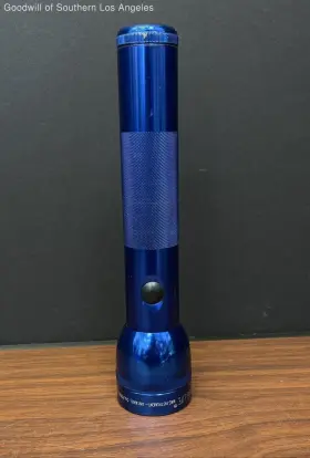 D2017993293 Mag-lite Maglite Blue 3-cell Flashlight