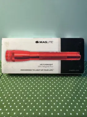Mag-lite Sp2p047l Mag-lite Mini Pro Flashlight Gift Set Case Batteries Stocking Stuffer- Choose