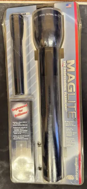 Mag-lite X0101hq Maglite 3-cell D Black With 2 Cell Aa Flashlight Pack Strap