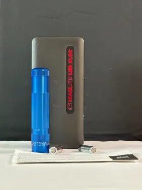 Xl50-s3117 Mag-lite Maglite Blue Battery Powered Led Flashlight With Case