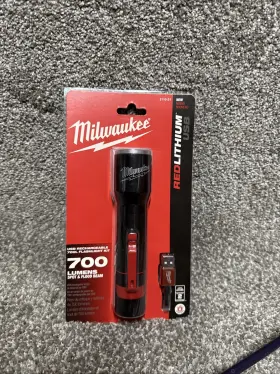 2110-20 Milwaukee Usb Rechargeable Flashlight 2110-20 Milwaukee Usb Rechargeable Flashlight