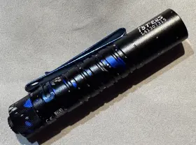 Olight 972378122612 I5t Eos Stardust 300 Lumens Flashlight