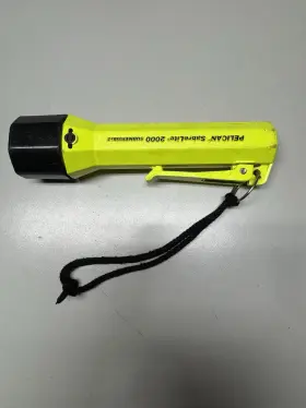 2000-010-110 Pelican Sabrelite 2000 Submersible Flashlight Neon Yellow