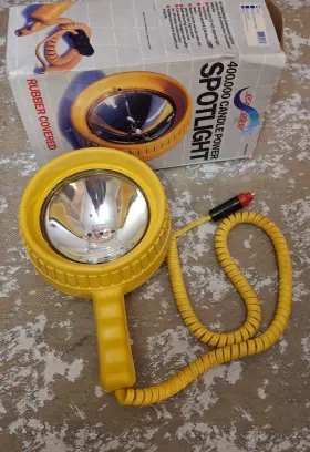 Seasense 24013 Rubber Spotlight 400k Candle Powered Yellow Handheld Marine Read