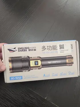 Smiling Shark Sd-5212 Flashlight Rechargeable Waterproof Torch Ignition Lens New