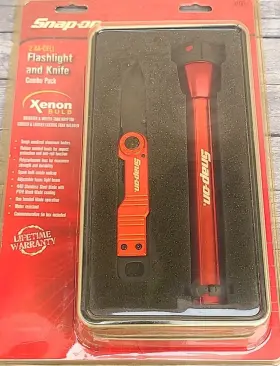 Snap-on 099198921839 Snap-on Red Knife And Flashlight Set New Sealed 92183