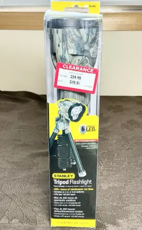 Stanley 076174950007 Tripod Flashlight 6 Led Lights 200 Hours Run Time New 2008 Camo #1