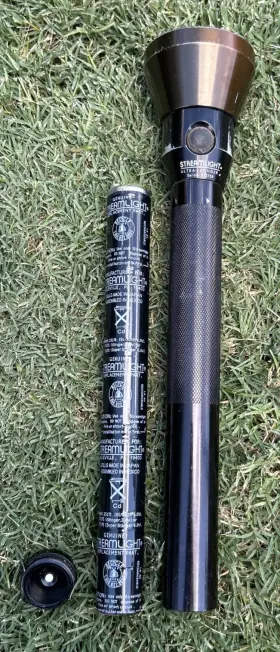 275759 Streamlight Ultrastinger Flashlight And Rechargeable Battery Untested 275759 Streamlight Ultrastinger Flashlight And Rechargeable Battery Untested
