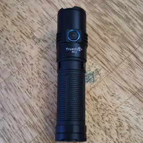 Ta223ef00087 Trustfire Mc5 Led Flashlight Black Aluminum Clip On 18650 Battery 1 Cell