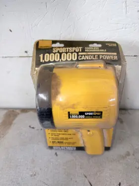 Workforce Wkf124hd Sport Spot 1 000 Candle Power 12 Volt Cordless Spotlight