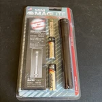 Mag-lite Flashlight Combo Mini Maglite With 2-AA Batteries Spot-to-flood Durable. Fixed Price $17.99.