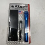 Mag-lite Blue Flashlight Combo Mini Maglite 2 Aa Batteries Spot-to-flood Durable. Fixed Price $17.99.